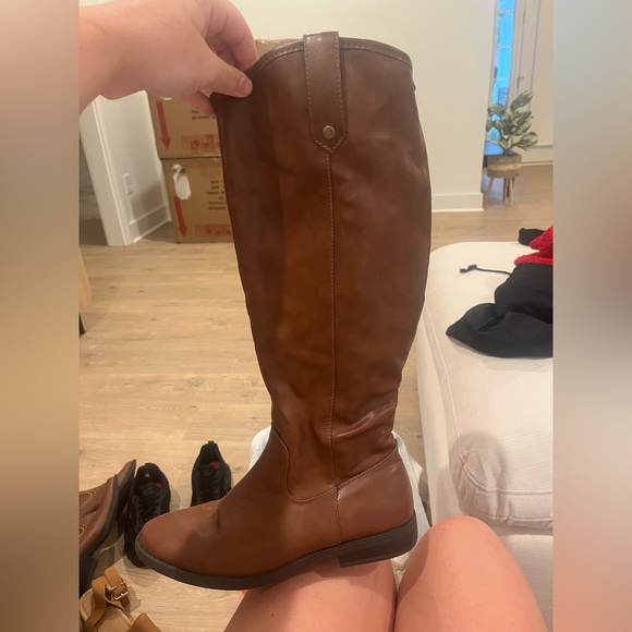 Boots - Picture 2 of 3